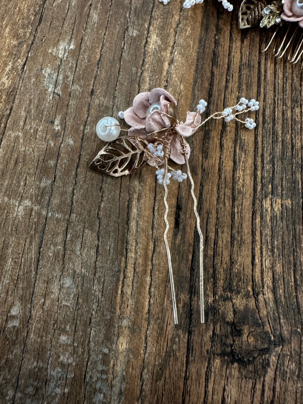 Delicate Pink Floral Hair Comb and Pins Set - Women Accessories set of 3 - Picture 2 of 5